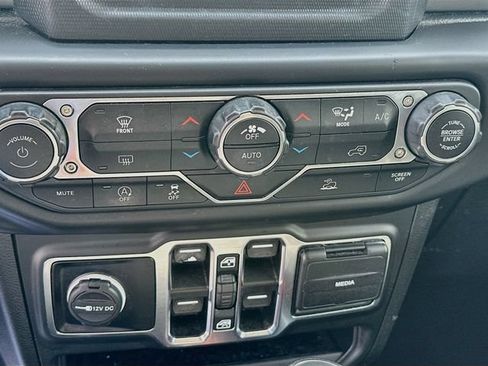 Used 2021 Jeep Wrangler Unlimited Sport AWD/4WD image 16