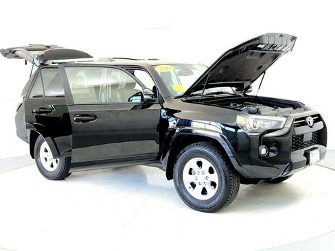 Used 2023 Toyota 4Runner SR5 Premium w/ Moonroof Package AWD/4WD image 12