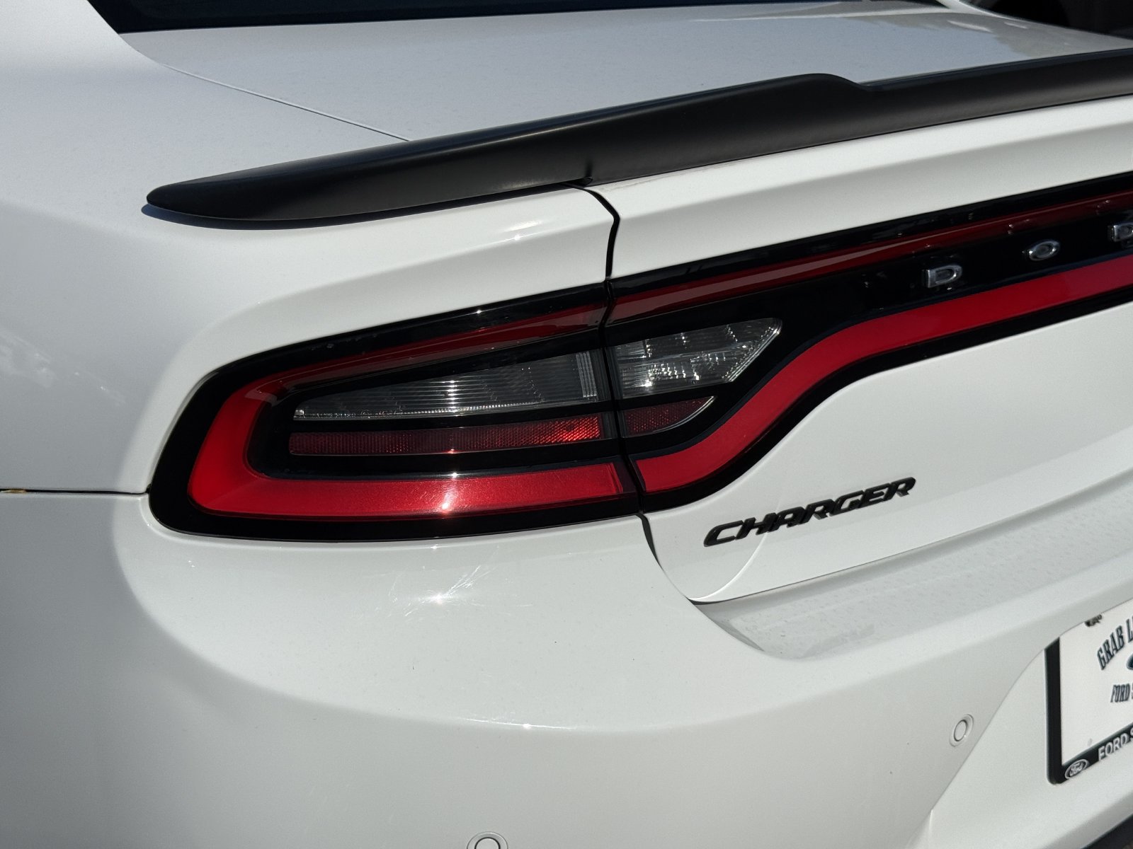 Used 2018 Dodge Charger SXT w/ Blacktop Package RWD image 11