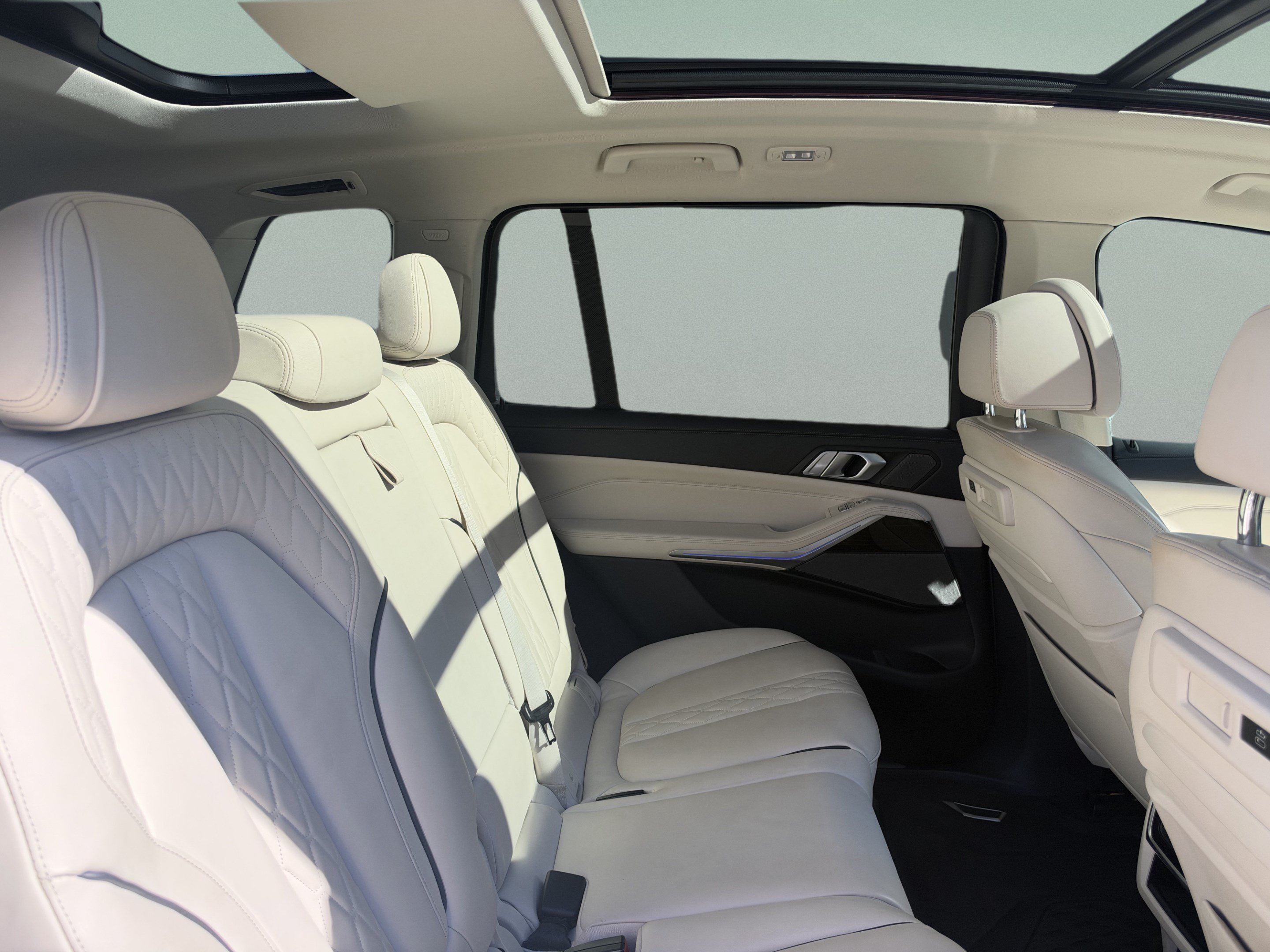 Used 2020 BMW X7 xDrive40i w/ Premium Package AWD/4WD image 29