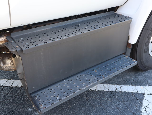 Used 2018 Ford F650 2WD Regular Cab Super Duty image 47