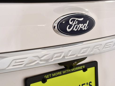 Used 2017 Ford Explorer XLT AWD/4WD image 24