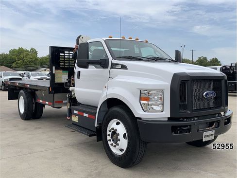 Used 2022 Ford F650 2WD Regular Cab Super Duty image 4
