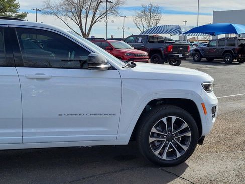 New 2024 Jeep Grand Cherokee Overland w/ Luxury Tech Group IV image 8