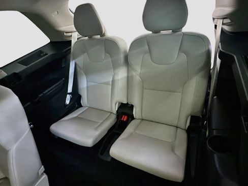 Used 2021 Volvo XC90 T6 Momentum AWD/4WD image 29
