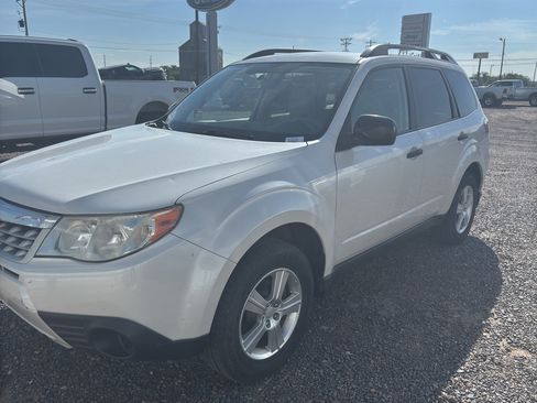 Used 2013 Subaru Forester 2.5X AWD/4WD image 8