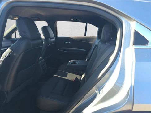 Used 2025 Cadillac XT4 Premium Luxury image 17