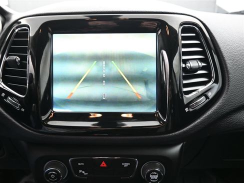 Used 2018 Jeep Compass Limited w/ Navigation Group image 16