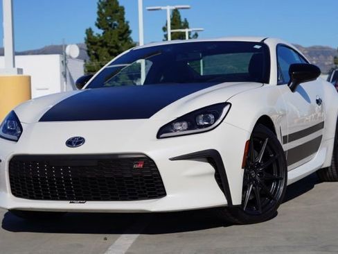 Used 2024 Toyota GR86 TRUENO Edition image 3