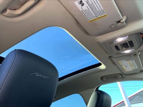 Used 2023 Buick Envision Avenir image 14