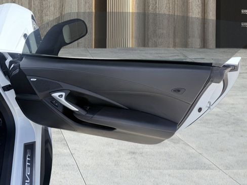 Used 2017 Chevrolet Corvette Stingray Coupe w/ Carbon Flash Badge Package image 31