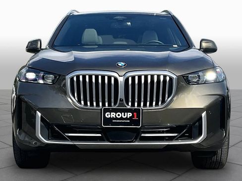 Used 2026 BMW X5 xDrive40i w/ Premium Package AWD/4WD image 3