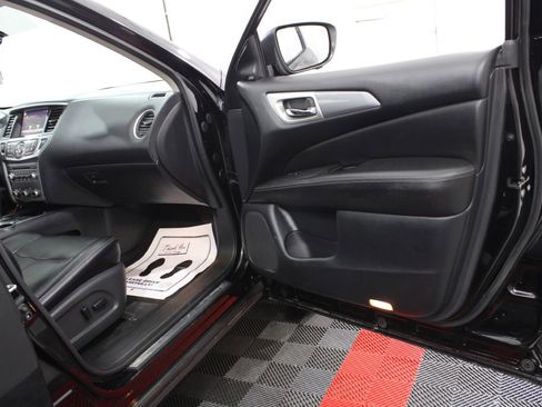 Used 2019 Nissan Pathfinder SL AWD/4WD image 26