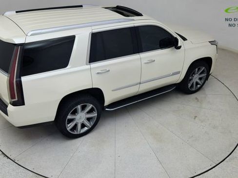 Used 2015 Cadillac Escalade Luxury RWD image 84