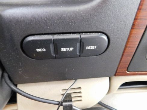 Used 2005 Ford F350 Lariat image 25