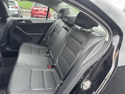 Used 2018 Volkswagen Jetta SE FWD image 13