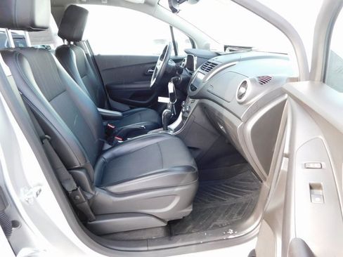 Used 2016 Chevrolet Trax LT w/ LT Convenience Package image 17