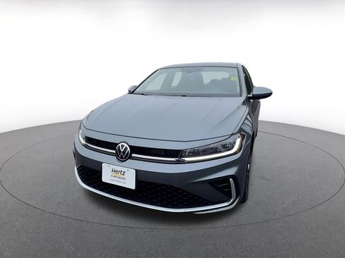 Used 2025 Volkswagen Jetta SE image 7