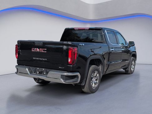 Used 2025 GMC Sierra 1500 SLT AWD/4WD image 3