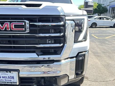 Used 2024 GMC Sierra 2500 SLT AWD/4WD image 3