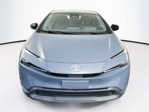 Used 2025 Toyota Prius LE FWD image 2