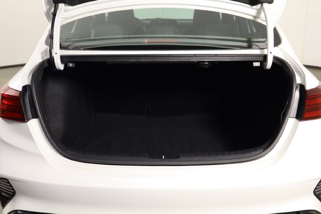 Used 2024 Kia Forte GT-Line w/ GT-Line Premium Package FWD image 17