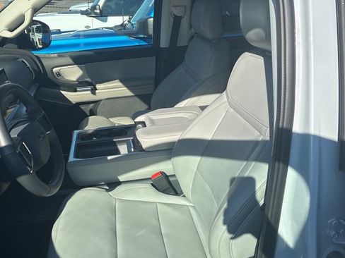 Used 2025 Ford Expedition Active RWD image 10