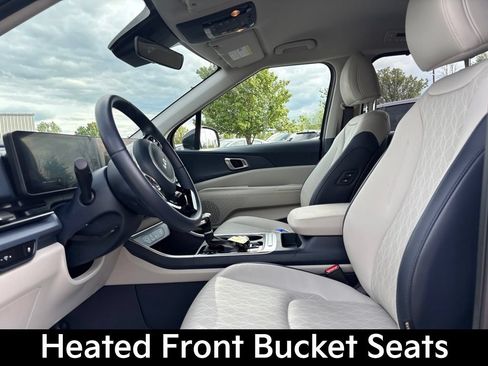 Certified 2025 Kia Carnival EX FWD image 12