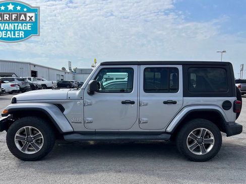 Used 2019 Jeep Wrangler Unlimited Sahara w/ Safety Group AWD/4WD image 4