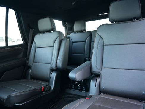 Used 2024 Chevrolet Tahoe High Country w/ Advanced Technology Package image 32