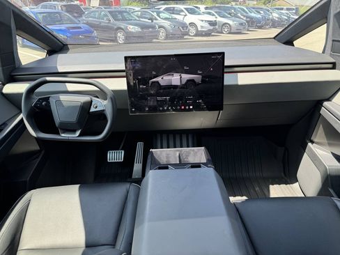 Used 2024 Tesla Cybertruck AWD Crew Cab image 20