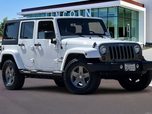 Used 2013 Jeep Wrangler Unlimited Sport AWD/4WD image 2