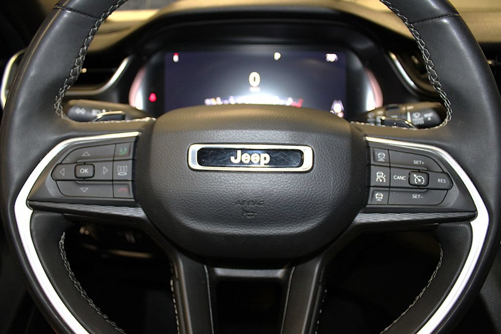 Certified 2023 Jeep Grand Cherokee Altitude AWD/4WD image 11