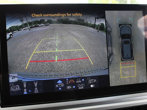 Used 2025 Toyota 4Runner TRD Off-Road Premium AWD/4WD image 41