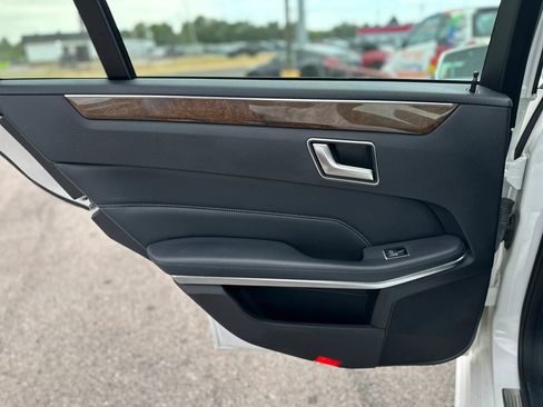 Used 2015 Mercedes-Benz E 350 Sedan image 23