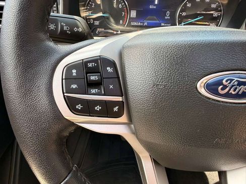 Used 2022 Ford Explorer Limited w/ Equipment Group 301A AWD/4WD image 37