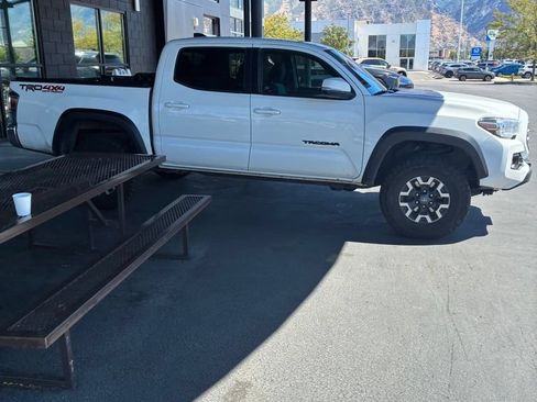 Used 2021 Toyota Tacoma TRD Off-Road w/ Blackout Package (TMS) AWD/4WD image 23