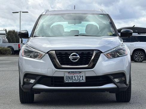 Used 2019 Nissan Kicks SR FWD image 9