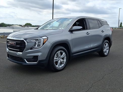 Used 2023 GMC Terrain SLE AWD/4WD image 3