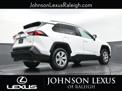 Used 2020 Toyota RAV4 LE FWD image 19