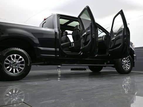 Used 2020 Ford F250 Lariat w/ Lariat Ultimate Package image 35