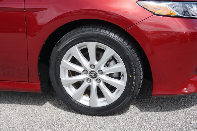 Used 2020 Toyota Camry LE FWD image 14