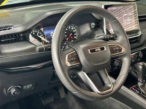 Used 2022 Jeep Compass Latitude FWD image 19