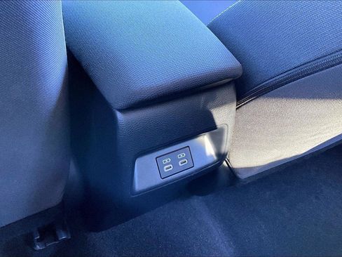 Certified 2025 Toyota Corolla LE image 31