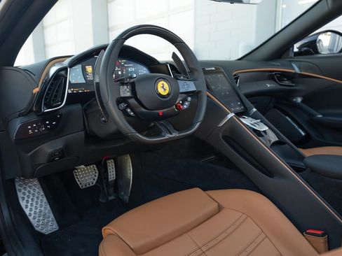 Used 2025 Ferrari Roma Spider RWD image 31