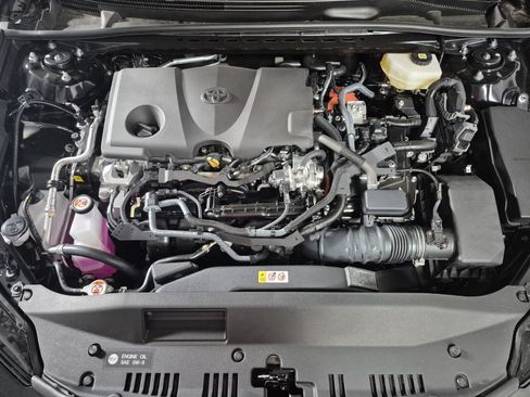 New 2026 Toyota Camry Hybrid FWD image 8
