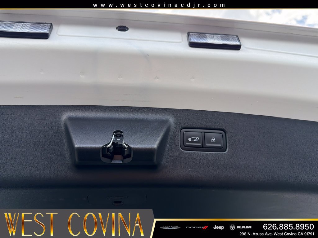 Used 2025 Hyundai Santa Fe SEL AWD/4WD image 18