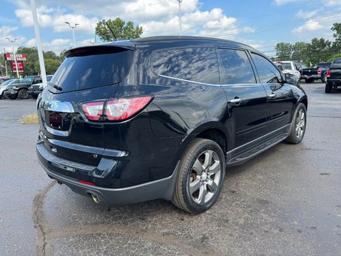 Used 2017 Chevrolet Traverse LT w/ Graphite Special Edition FWD image 5