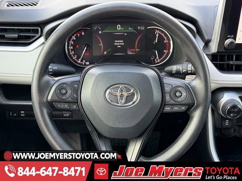 Used 2025 Toyota RAV4 XLE w/ Convenience Package image 15