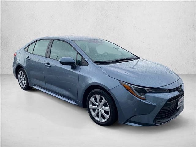 Used 2026 Toyota Corolla LE FWD image 3